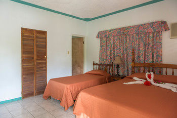 Hotel The Golden Sunset à Negril Extérieur photo